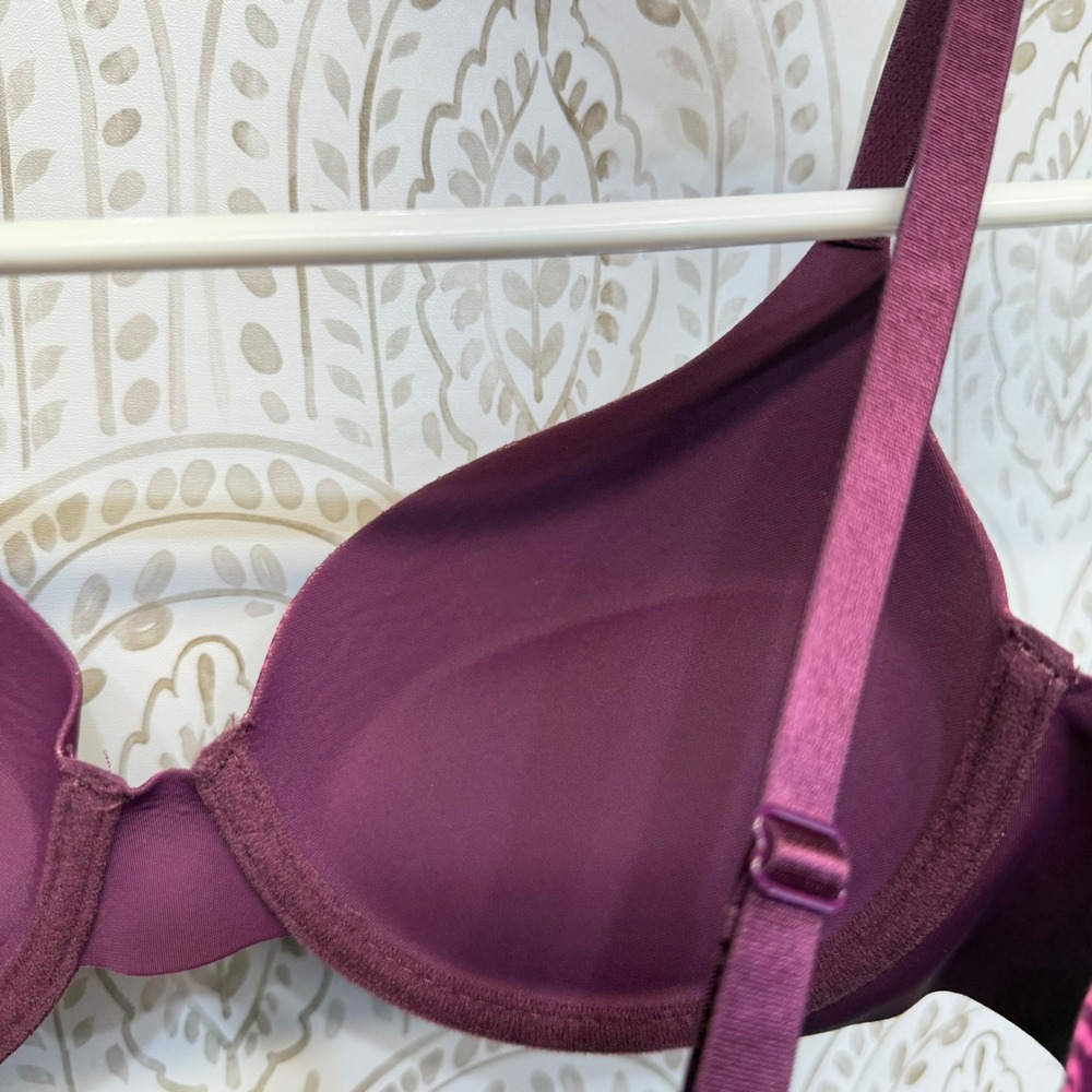 Juicy Couture T-Shirt Bra Women 34B Plum Gothic‎ Logo Print Underwire - Picture 3 of 5